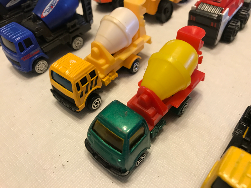 Illustration for article titled Colossal Die-Cast Collection - Box 106 - Ummmmm, Stuff.